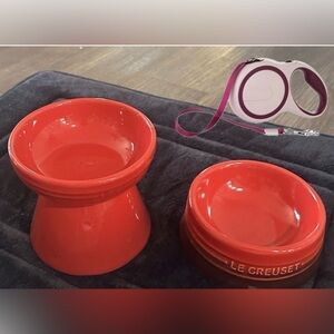 LE CREUSET PET BOWL STAND SET  RED (2 Pieces)